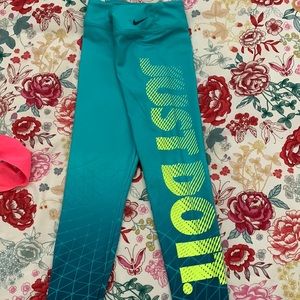 EUC girls Nike leggings